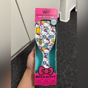 LIMITED EDITION Hello Kitty Detangler Wet Brush
